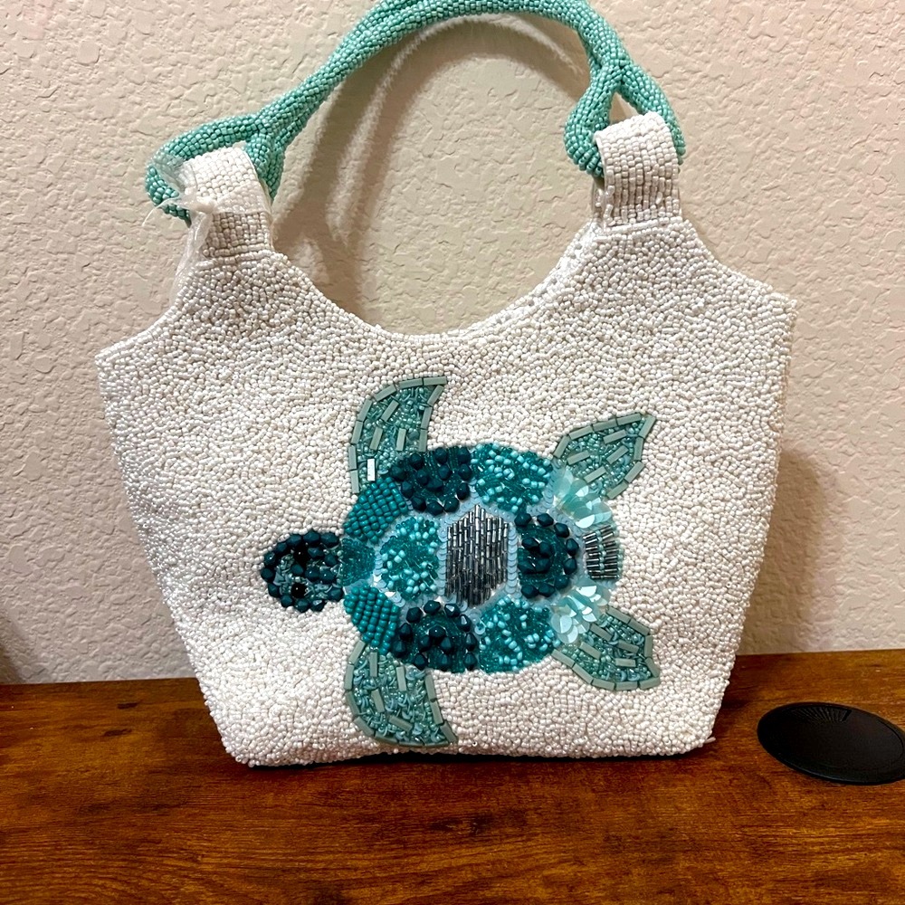 Viral Beaded Sea Turtle Handbag (Handmade) - Picture 12 of 13